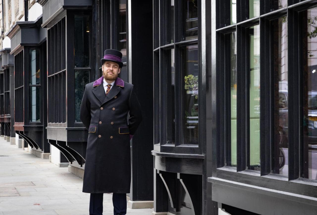 Sun Street Hotel Shoreditch Лондон Екстериор снимка A doorman at the London InterContinental