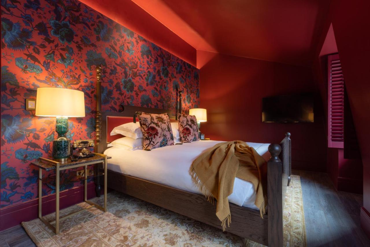 Sun Street Hotel Shoreditch Лондон Екстериор снимка A bedroom at The Mitre